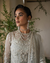 Load image into Gallery viewer, SUFFUSE  | FREESIA 23 | AMBER