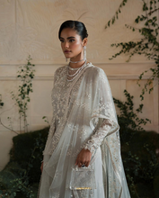 Load image into Gallery viewer, SUFFUSE  | FREESIA 23 | AMBER