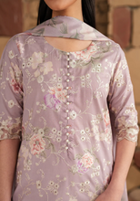 Load image into Gallery viewer, IZNIK  | LAWN | 389