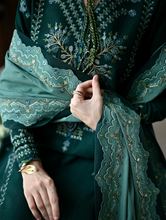 Load image into Gallery viewer, ZAIB | LUXURY KARANDI | EMERALD GREEN