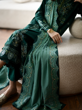 Load image into Gallery viewer, ZAIB | LUXURY KARANDI | EMERALD GREEN