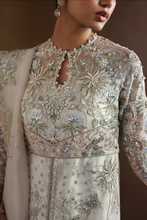 Load image into Gallery viewer, SORAYA | LUMENE FESTIVE EDIT 26 | NOVARA