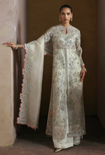 Load image into Gallery viewer, SORAYA | LUMENE FESTIVE EDIT 26 | NOVARA