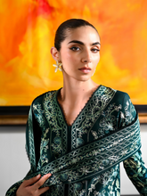 Load image into Gallery viewer, ZAIB | LUXURY KARANDI | EMERLAD GREEN