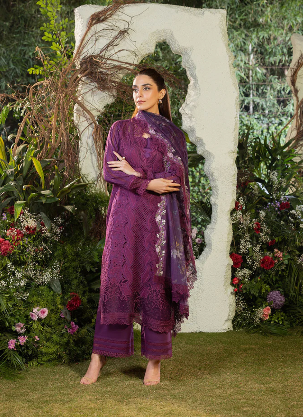SOBIA NAZIR | LUXURY LAWN 25 | 2B