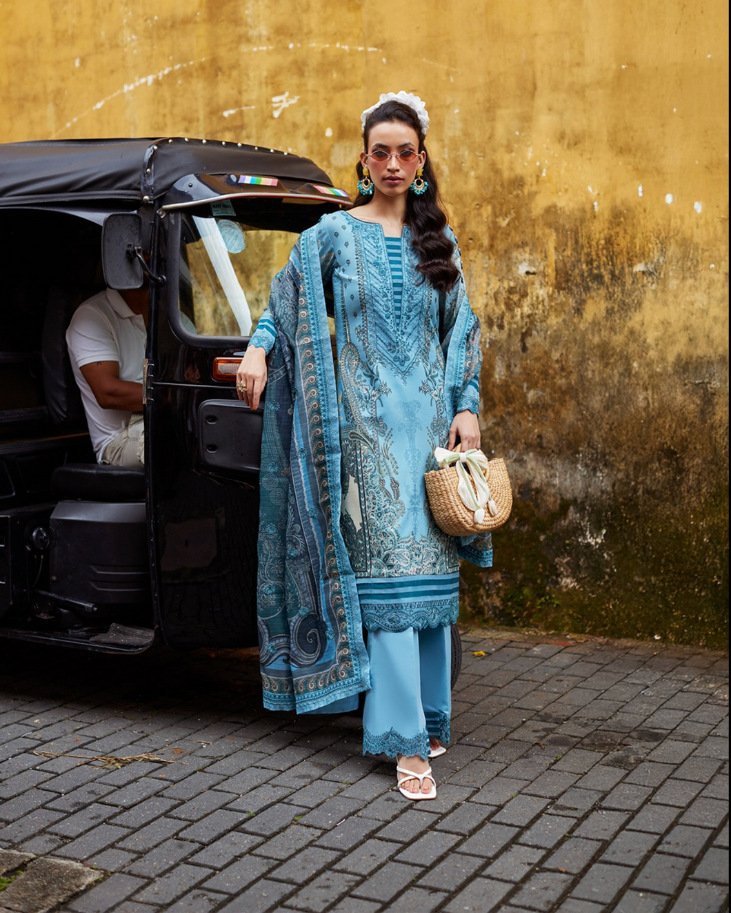 GULAAL | SAFFIRA LAWN 25 | INAYAH