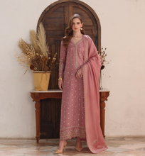 Load image into Gallery viewer, NOOR  | PASHMINA WINTER SHAWL | AVELINE