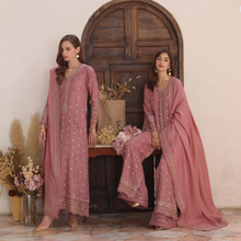 Load image into Gallery viewer, NOOR  | PASHMINA WINTER SHAWL | AVELINE