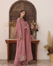 Load image into Gallery viewer, NOOR  | PASHMINA WINTER SHAWL | AVELINE