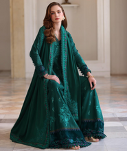 Load image into Gallery viewer, NOOR  | PASHMINA WINTER SHAWL | EMERALD REVERIE