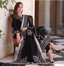 Load image into Gallery viewer, NOOR  | PASHMINA WINTER SHAWL | OBSIDIAN