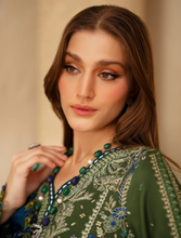 Load image into Gallery viewer, BIN ILYAS  |  WINTER SHAWL | KOTRAI