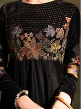 Load image into Gallery viewer, IZNIK  | VELVET| IV-52