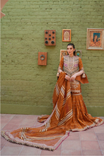 Load image into Gallery viewer, MOHSIN NAVEED RANJHA | ZARLISH MAKHFI 25 | RANJISH