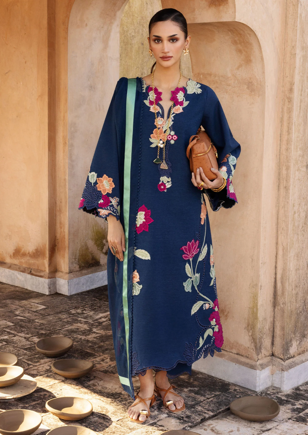 CRIMSON |  MITTI PRET 25 |  MUSAWIR