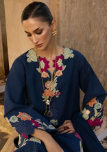 Load image into Gallery viewer, CRIMSON |  MITTI PRET 25 |  MUSAWIR