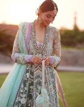 Load image into Gallery viewer, ZAHA | GOSSAMER 25 | ZARQAH E PISTACHIO