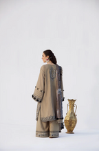 Load image into Gallery viewer, SAIRA RIZWAN | WINTER 25 |  RUKH