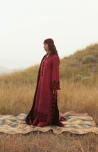 Load image into Gallery viewer, SAIRA RIZWAN | WINTER 25 |  NAZNEEN