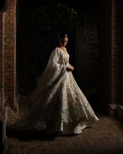 Load image into Gallery viewer, NYRA | WEDDING FESTIVE 25 | ERYA