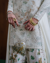 Load image into Gallery viewer, SUFFUSE  | SILK PRET FALL 25 | FARIDA