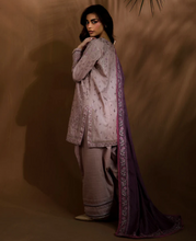 Load image into Gallery viewer, SOBIA NAZIR | WINTER SHAWL 25 | 6B