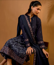 Load image into Gallery viewer, SOBIA NAZIR | WINTER SHAWL 25 | 7B