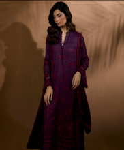 Load image into Gallery viewer, SOBIA NAZIR | WINTER SHAWL 25 | 2B