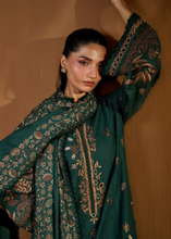 Load image into Gallery viewer, SOBIA NAZIR | WINTER SHAWL 25 | 4B