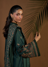 Load image into Gallery viewer, SOBIA NAZIR | WINTER SHAWL 25 | 4B