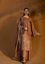 Load image into Gallery viewer, SOBIA NAZIR | WINTER SHAWL 25 | 1B