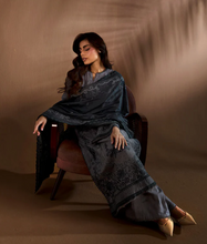 Load image into Gallery viewer, SOBIA NAZIR | WINTER SHAWL 25 | 5B