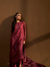 Load image into Gallery viewer, SOBIA NAZIR | WINTER SHAWL 25 | 3B