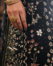 Load image into Gallery viewer, SUFFUSE  | FREESHIA 26 | ZABEEN