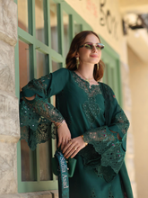 Load image into Gallery viewer, NOOR  | LUXE CHIKANKARI 26  | 6B EMERALD GREEN
