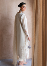 Load image into Gallery viewer, QALAMKAR | CHIKANKARI PRET 26 | HALO