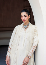 Load image into Gallery viewer, QALAMKAR | CHIKANKARI PRET 26 | HALO