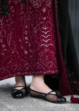 Load image into Gallery viewer, ZAIB |  LUXURY KARANDI| BLACK &amp; MAROON