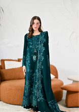 Load image into Gallery viewer, ZAIB |  LUXURY KARANDI | DEEP EMERALD