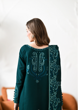 Load image into Gallery viewer, ZAIB |  LUXURY KARANDI | DEEP EMERALD