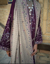 Load image into Gallery viewer, MUSHQ | BLOOM LINEN 26 | WINTER CARAVAN