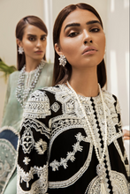 Load image into Gallery viewer, Suffuse ~ Luxury Pret - Onyx Obsession