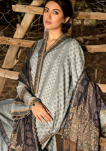 Load image into Gallery viewer, SOBIA NAZIR | WINTER SHAWL 2021 | DESIGN 7B